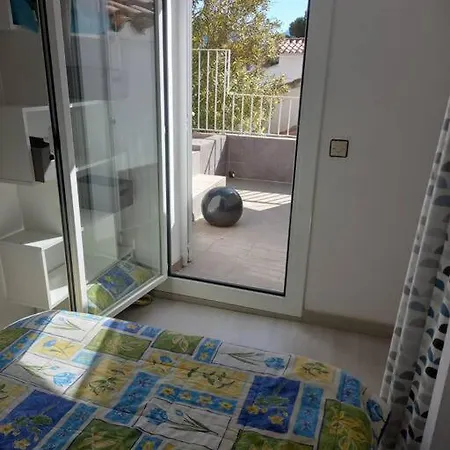 Nautilus Agradable A 5 Minutos A Pie De La Playa Holiday home Roses